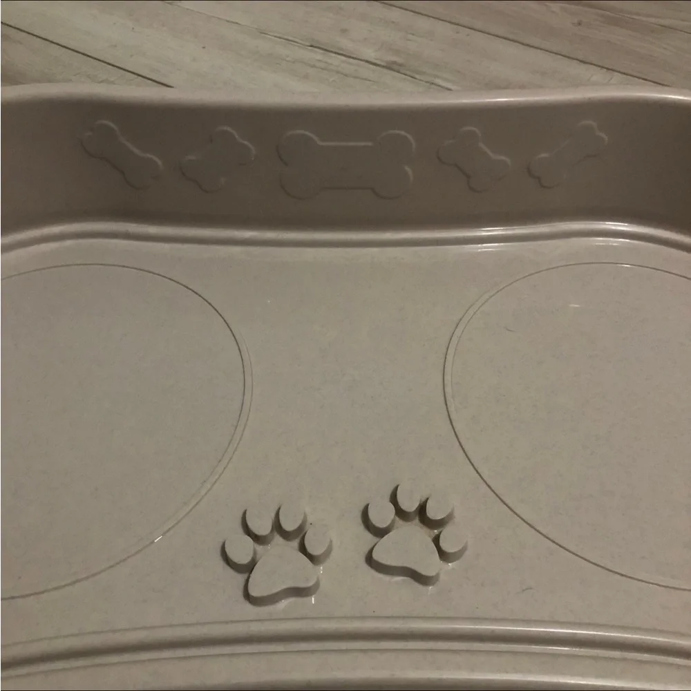 Pet Food Tray with Paw Design